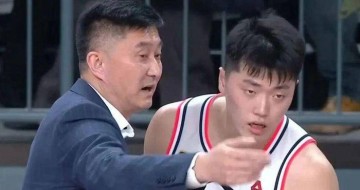 星空体育-如此主力前锋？21分钟仅4分1板+罚球7中2，球迷：你是职业球员？